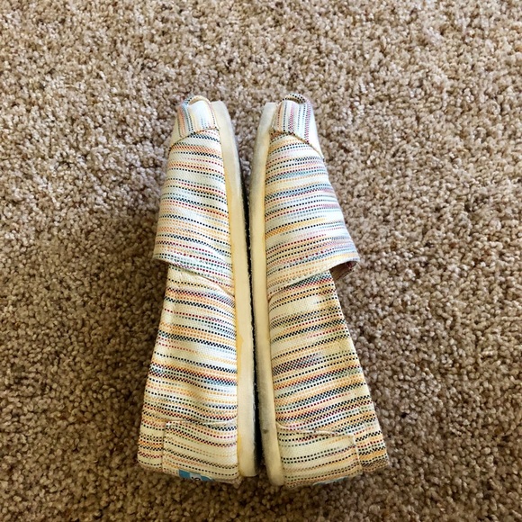 Toms - Picture 3 of 6